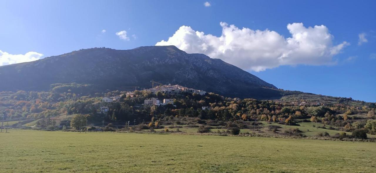 La Pigna Sbarazzina Appartamento Rocca di Cambio Esterno foto